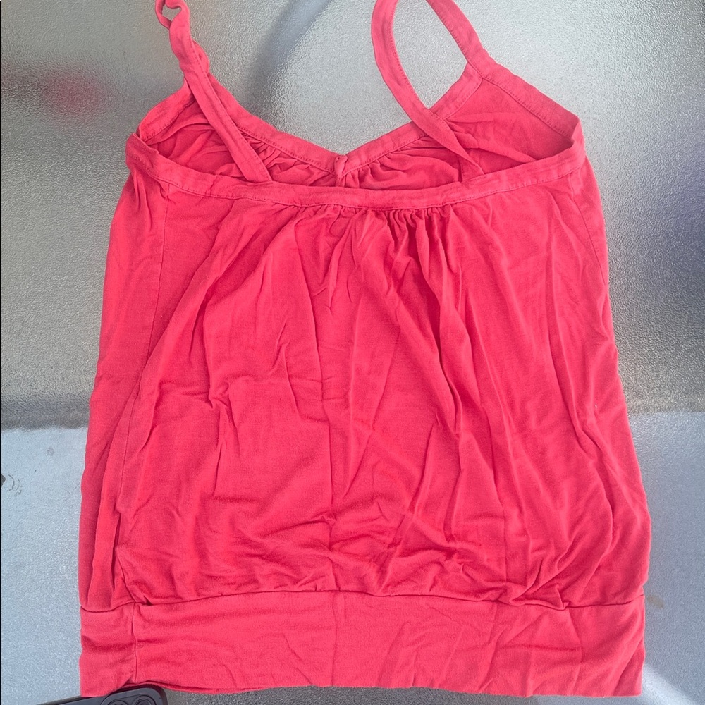 Dynamite Bold Red Top - Picture 2 of 3